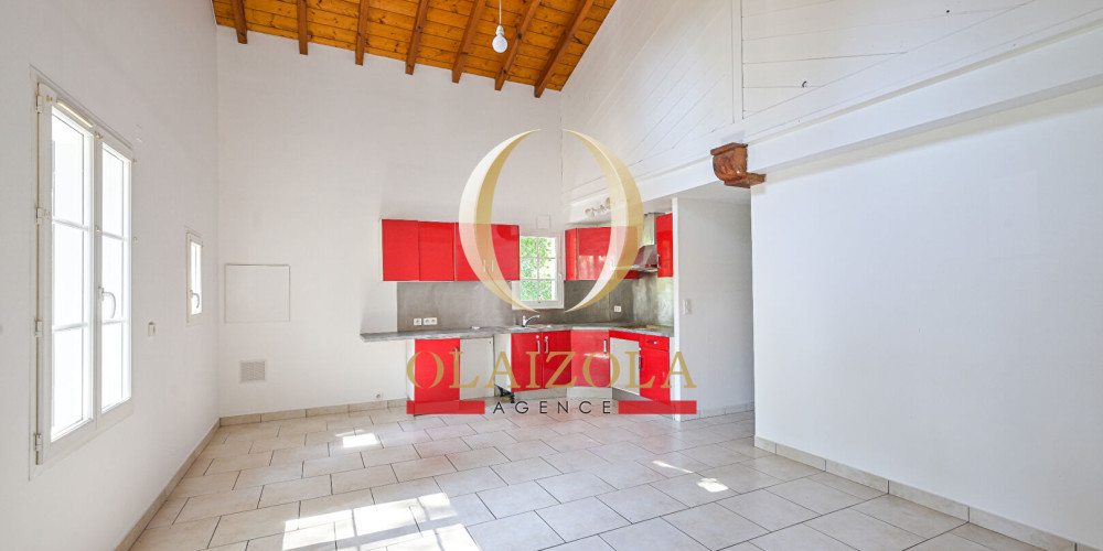 maison à ST PEE SUR NIVELLE (64310)